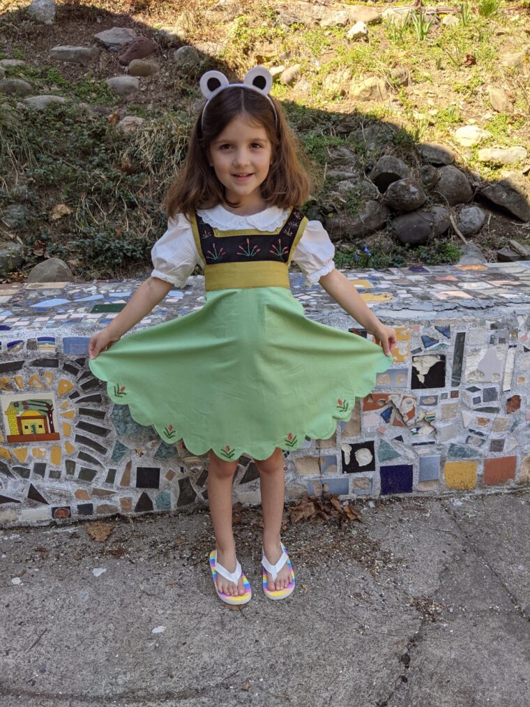 DIY Anna and Elsa as kids dresses.