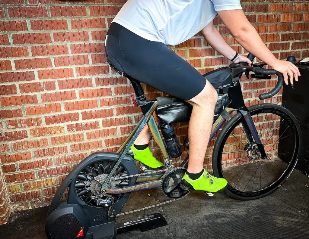 Indoor trainer vs. stationary bike: Which should you choose?