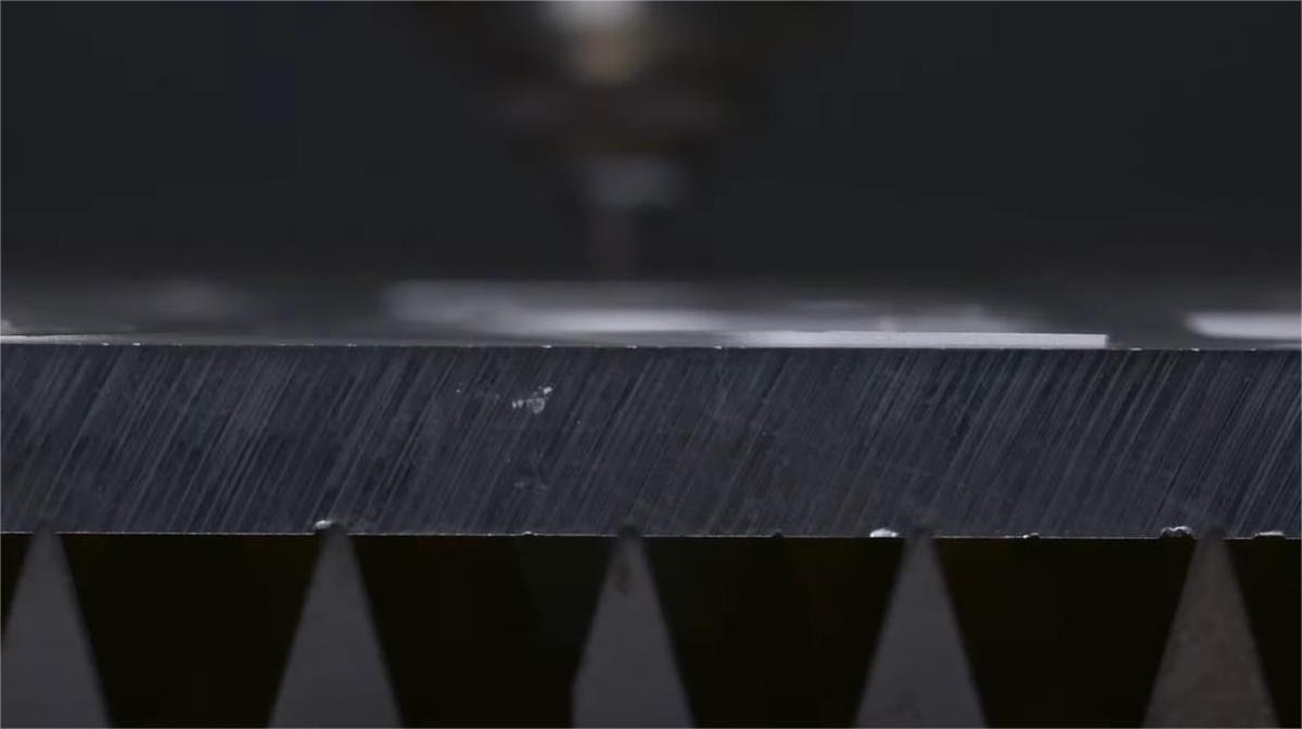 laser cutting machine cutting thickness