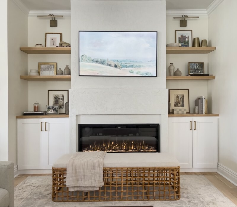 Mixing closed storage and open display makes for a beautiful combination