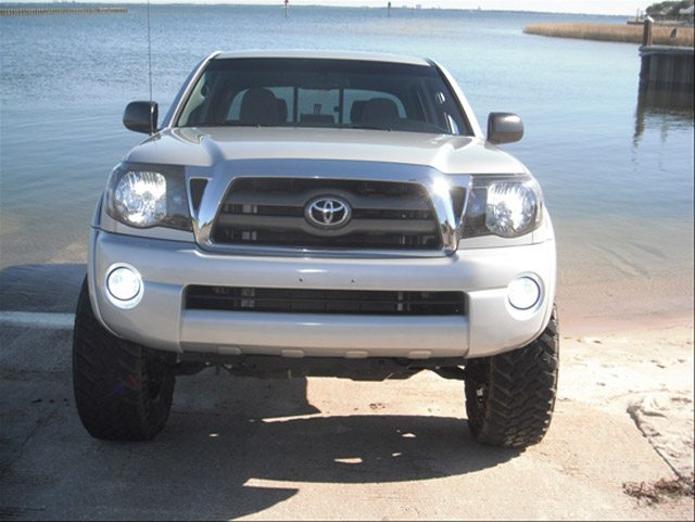 Toyota Tacoma Maintenance - Change Headlight Bulbs