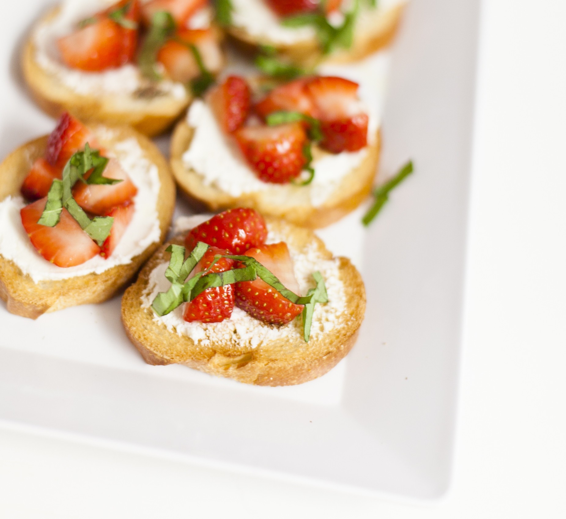 Strawberry Bruschetta by Fresh Mommy Blog