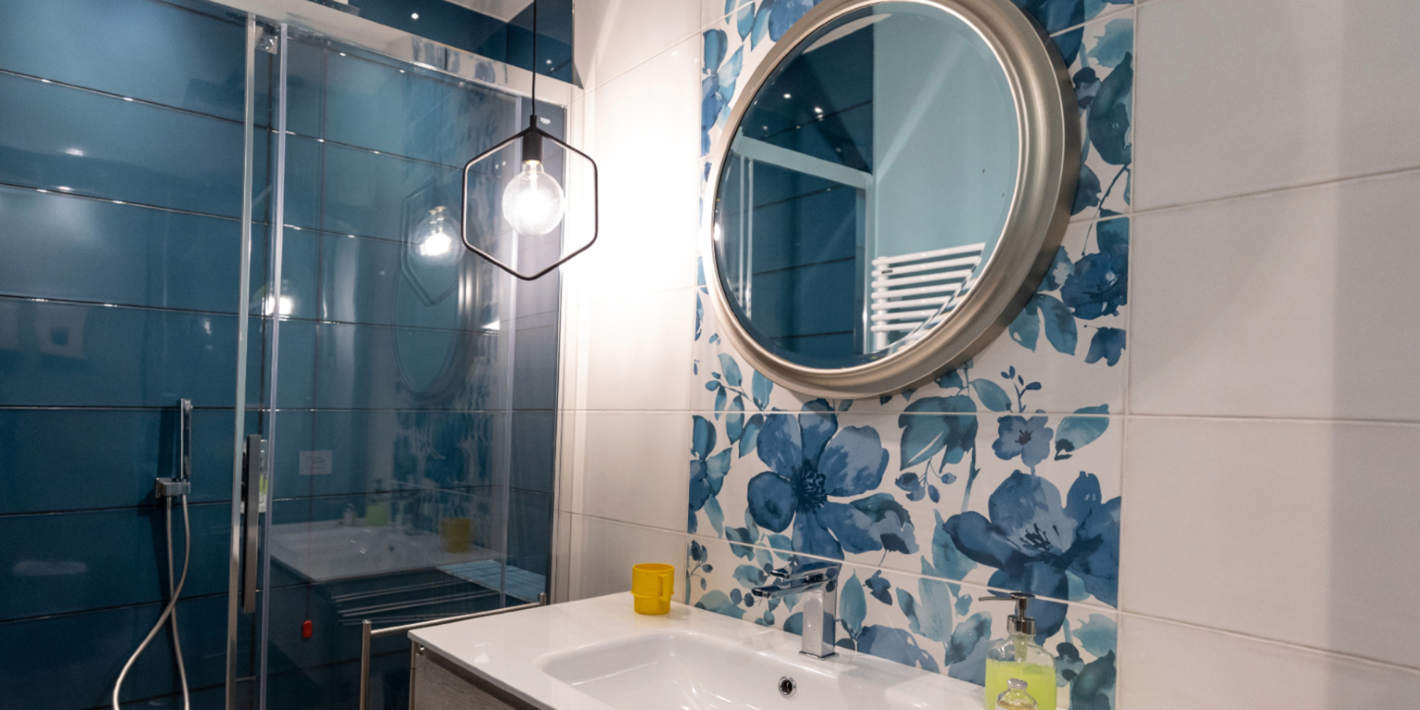 Design Trends 2020 wallpaper and tile in bathrooms