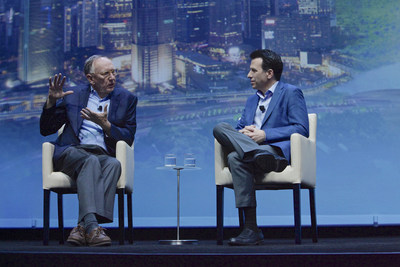 Jack Dangermond (left), Esri Founder and President, and Andrew Anagnost (right), CEO of Autodesk, announced a new partnership at Autodesk University 2017 to merge the strengths of BIM and GIS mapping data.