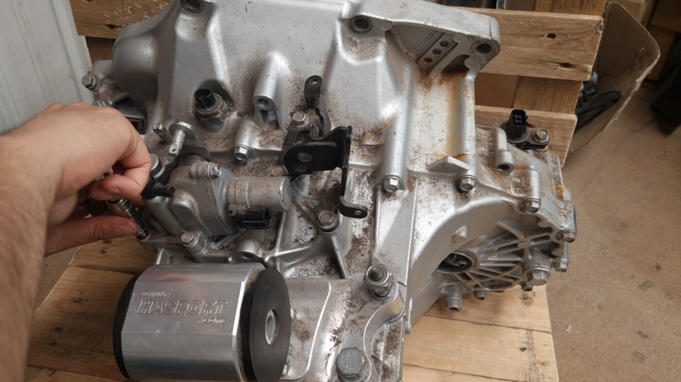 K-Series Gear Selector Springs remove the top bolts
