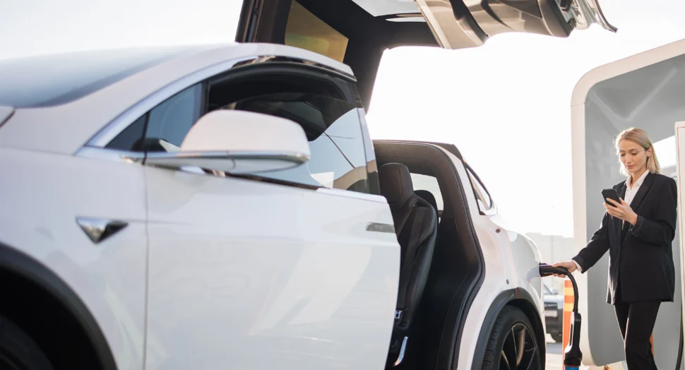 HS2023-Workplace EV Charging_ Benefits, Challenges, and Best Practices (2)