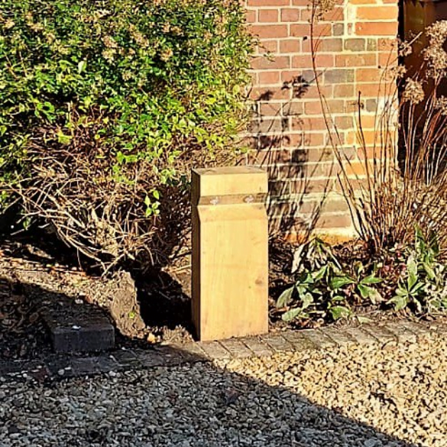 photograph of oak stratton double wooden led bollard in situ