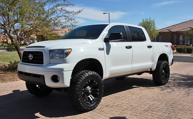 white tundra black tires