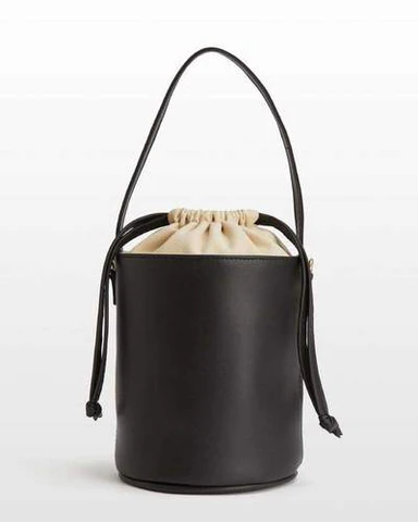 Many people love using bucket bags because they are easy to wear and can fit with many outfits.