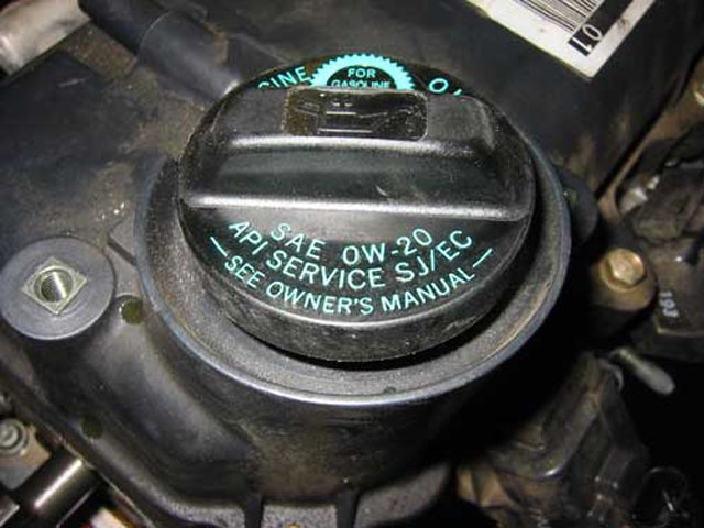What Is OW-20 Oil? - Best Oil for Toyota Vehicles