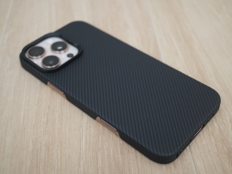 Benks ArmorAir Case - With iPhone 16 Pro Max