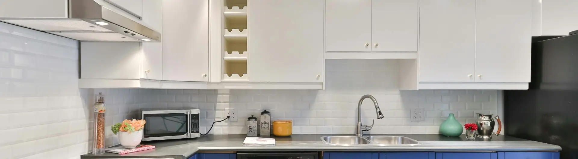 Kitchen Countertop With Spotlighting Banner
