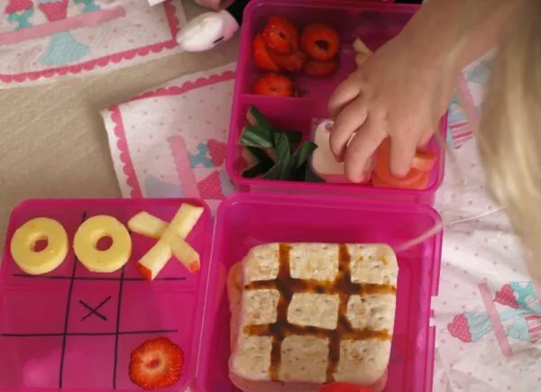 Noughts and Crosses Lunch Box