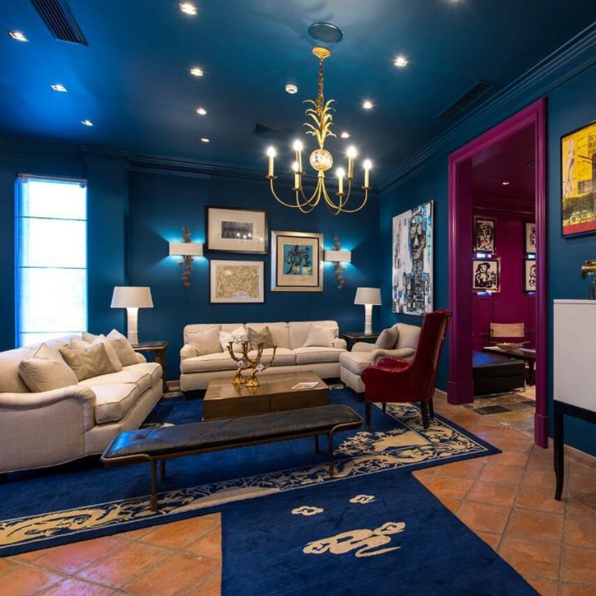 Living In Interiors: Dramatic or Colorful?