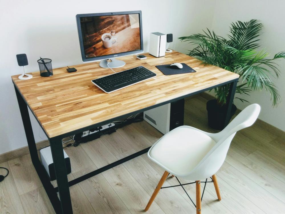 Computer table