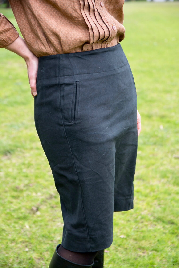 Learning How to Add Welt Pockets to a Pencil Skirt