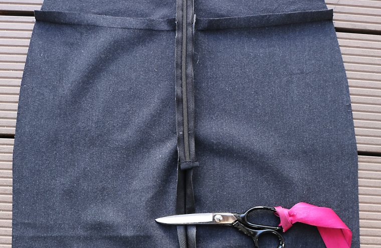 Sew an invisible zipper