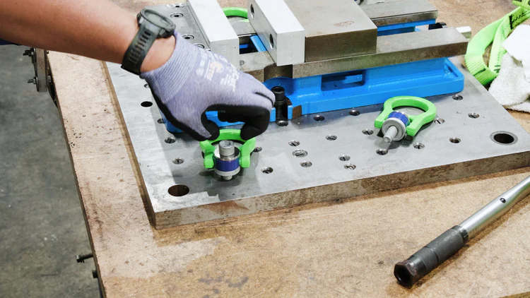 LFT-Swivel-Hoist-Rings-Features-and-Operation-hang-threading LFT-Swivel-Hoist-Rings-Features-and-Operation-hang-threading
