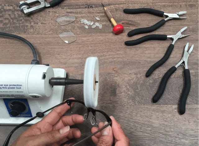 An animated GIF illustrating the process of repairing eyeglasses