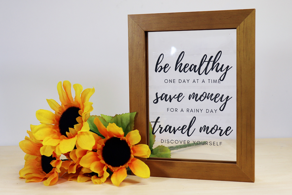 Ta-da! The final beautiful product! Display your New Year's Resolutions with pride!