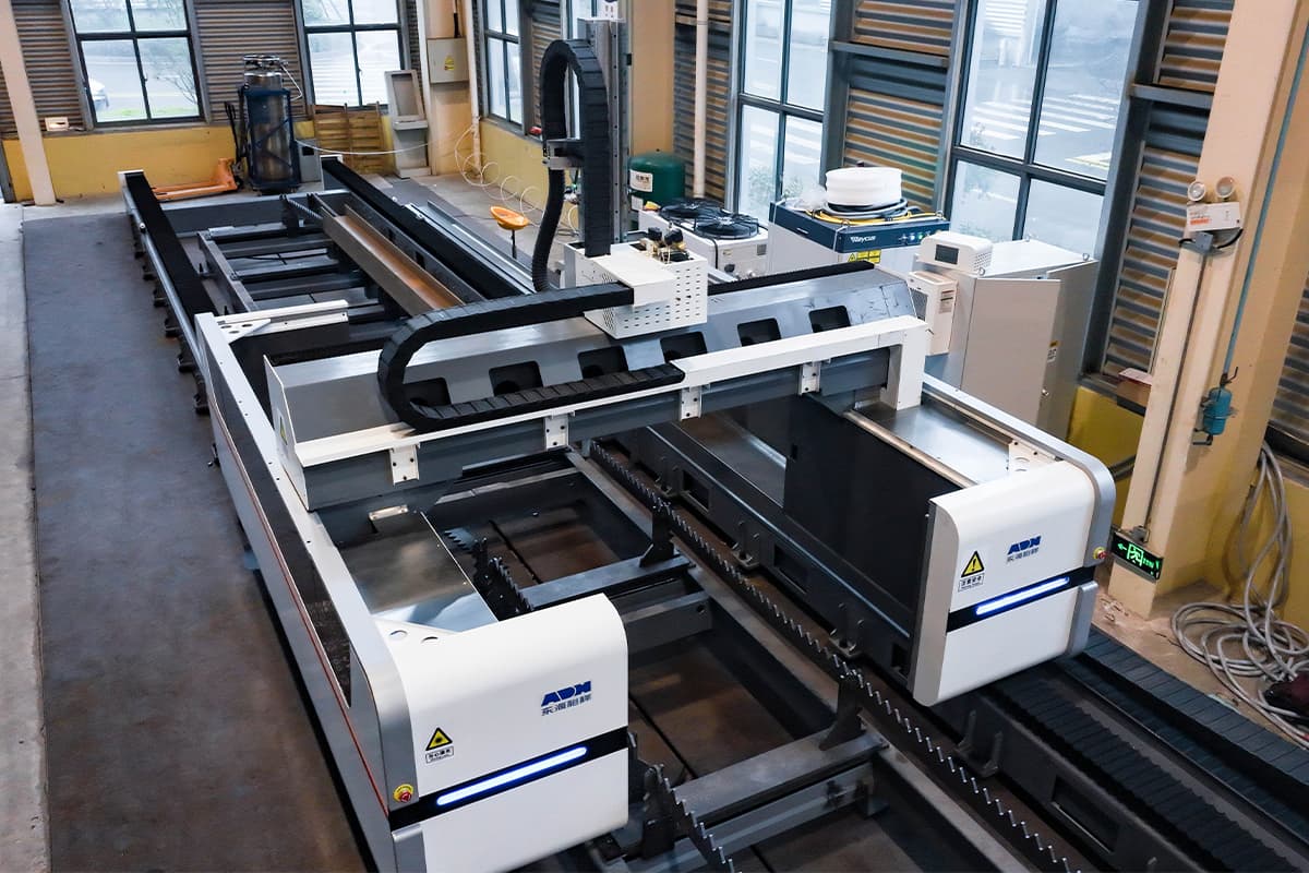 laser cutting machine