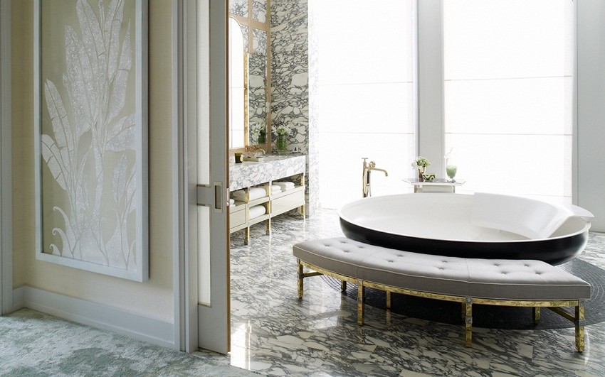 10 Astonishing Bathrooms by Top Interior Designers