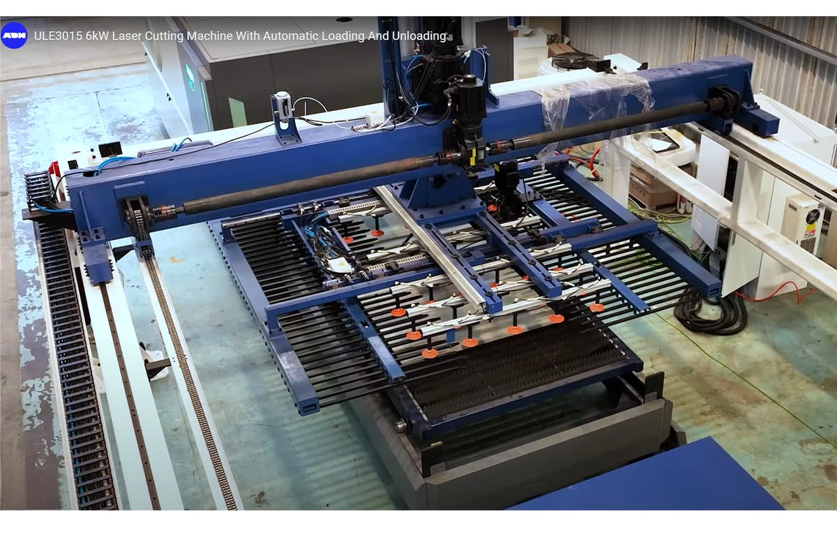 Laser Cutting Machine With Automatic Loading And Unloading