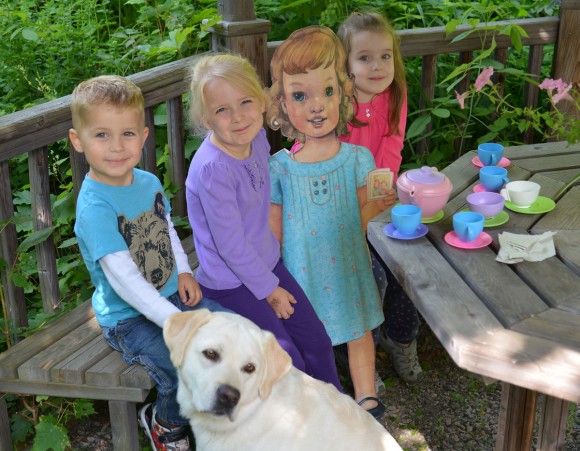 Flat S with kids and dog in Gazebo/Tea Party