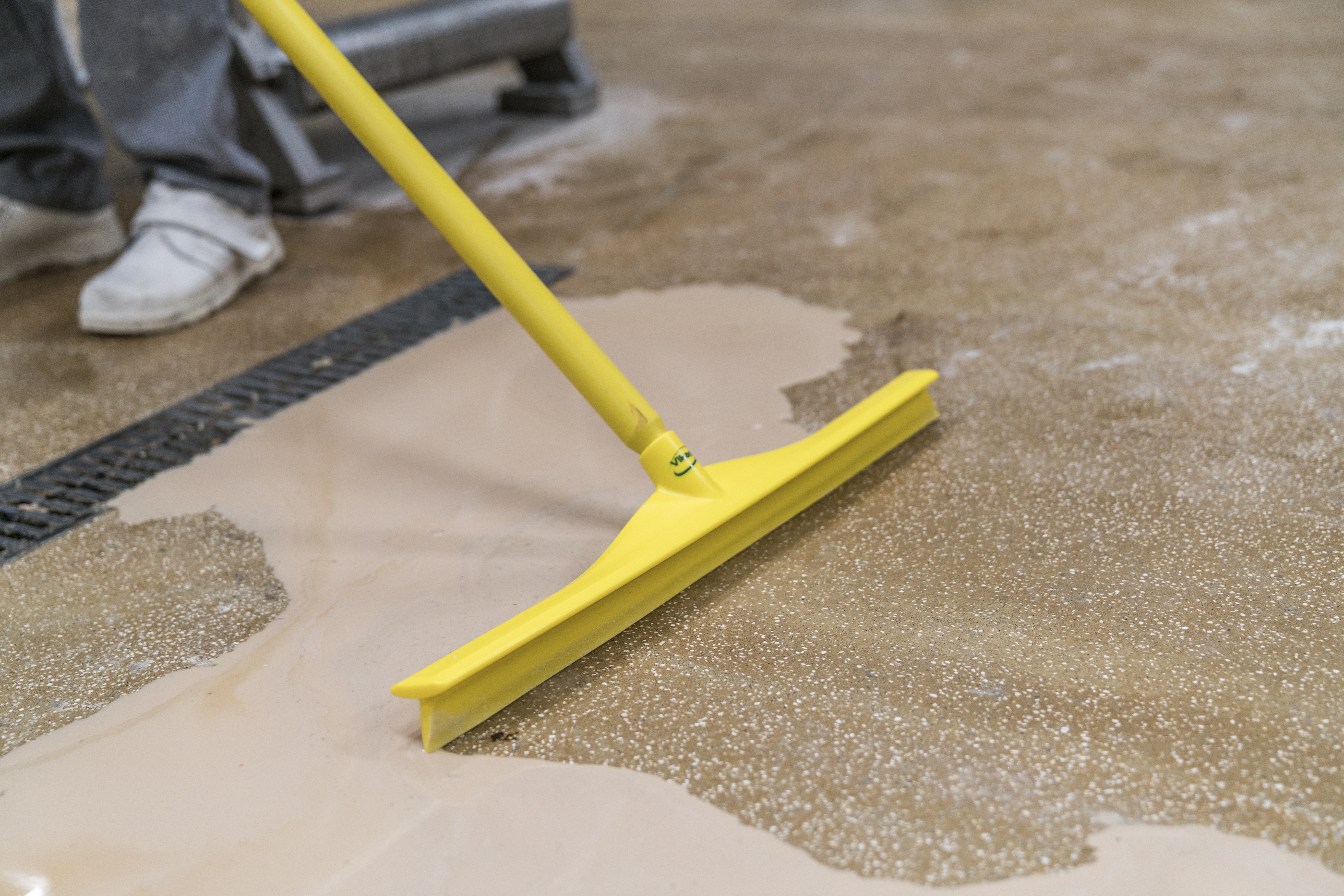 Vikan Yellow Ultra Hygiene Squeegee cleaning in the food industry