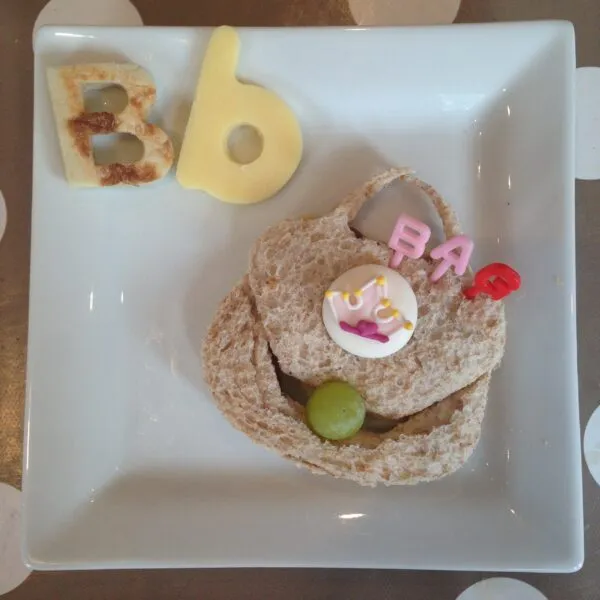 Alphabet themed lunch letter B for Bag