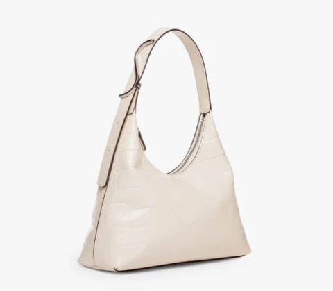 Elegant white bags look great with almost every outfit.