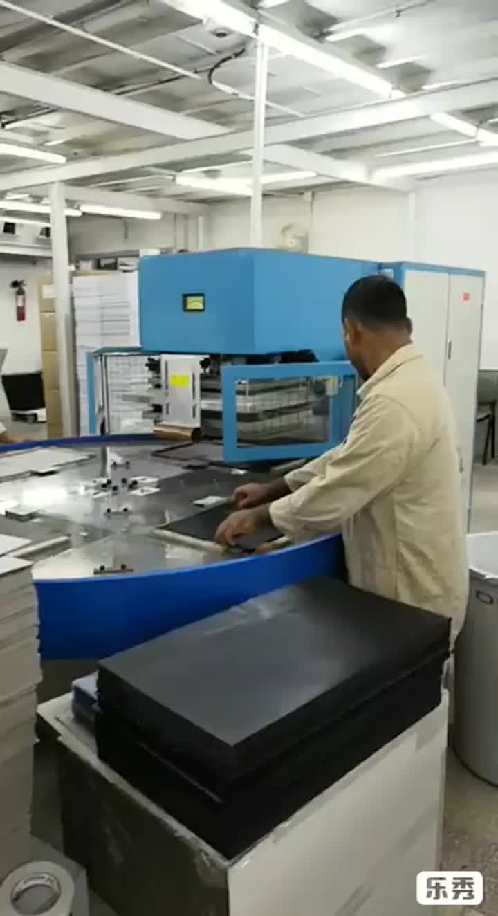 Máquina de soldadura de alta frecuencia con plato giratorio de 10kw.mp4