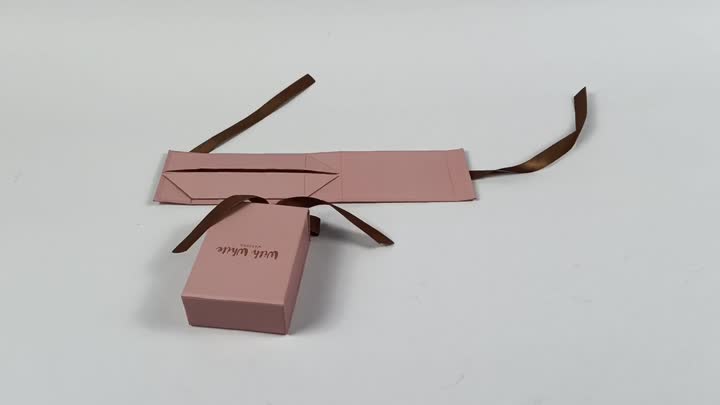 분홍색 접는 선물 상자