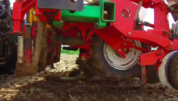 Air suction precision seeder