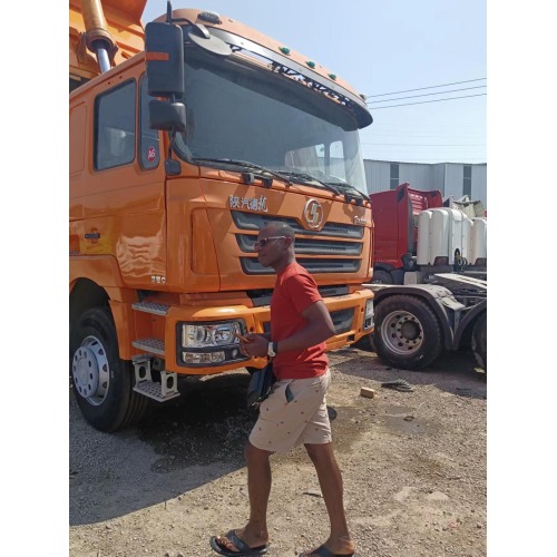 Camión de camión volcado usado Howo y Shacman Brand envío a Madagascar