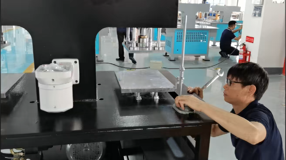 embossing automatic 2