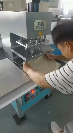 Embossing Semi-Auto 3