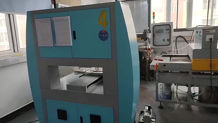 máquina de silicona en la fábrica del cliente