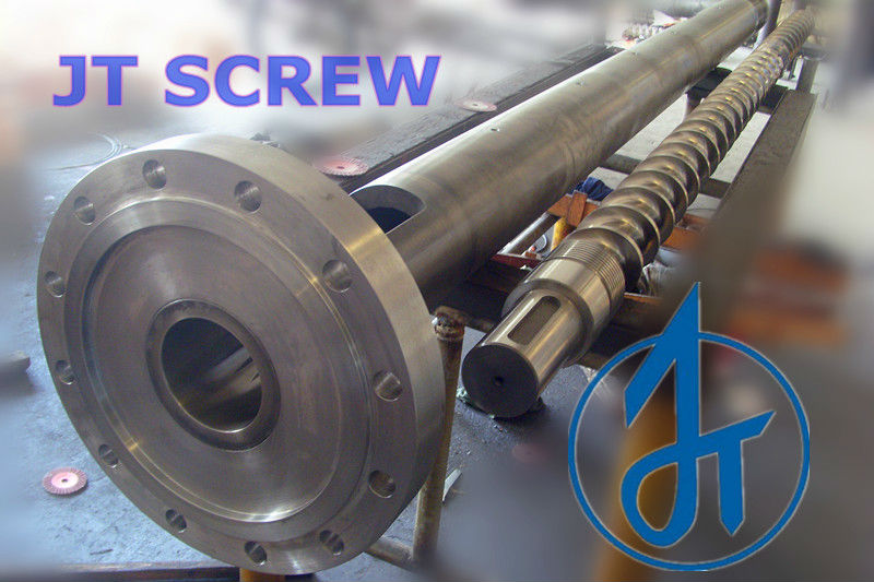 screw for extruder with gas hole