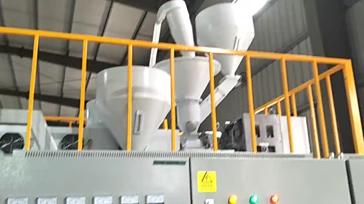 India Customer Pallet Stretch Film Machine ChangLong Model CL-55/70 / 55A.mp4