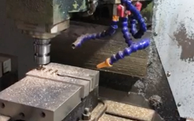 Dry cutting method machining brass parts