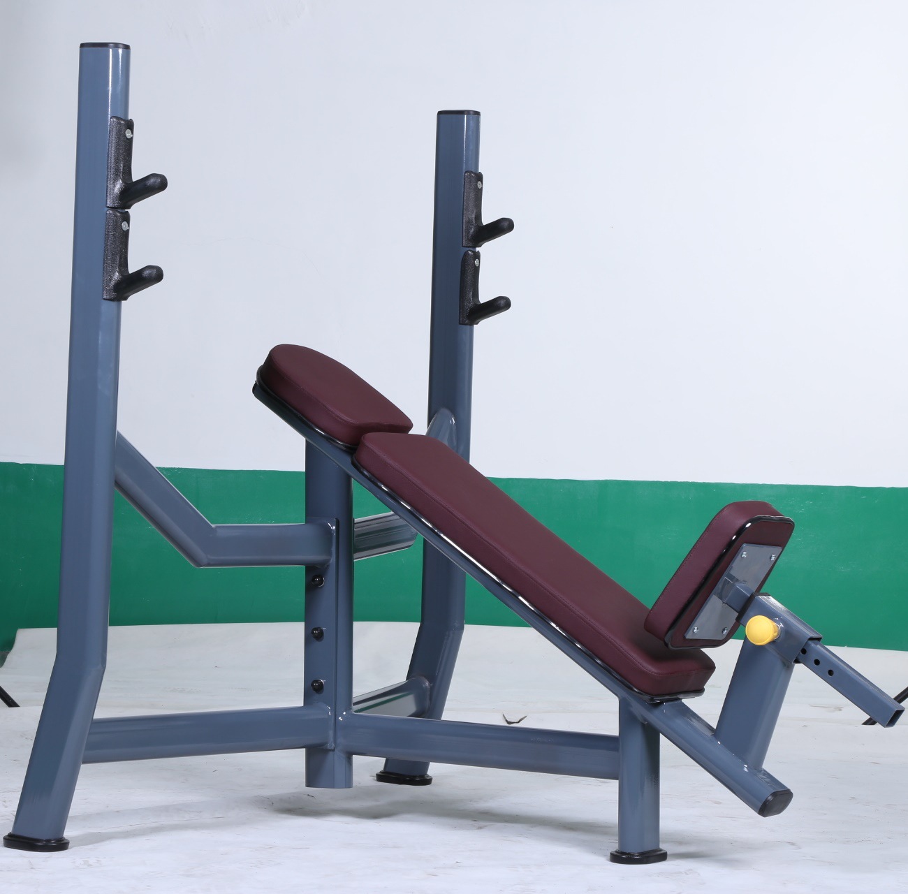 Olympic Incline Bench