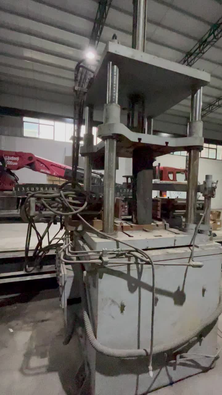 Low pressure casting machine