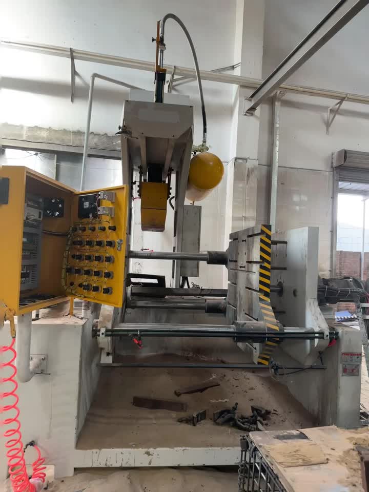 Sand core machine