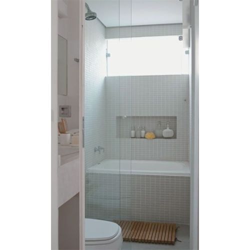 How to double the storage space of a small bathroom