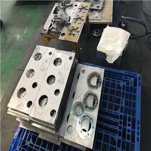 Hyundal Heavy Industies Stud Weltions Soultions