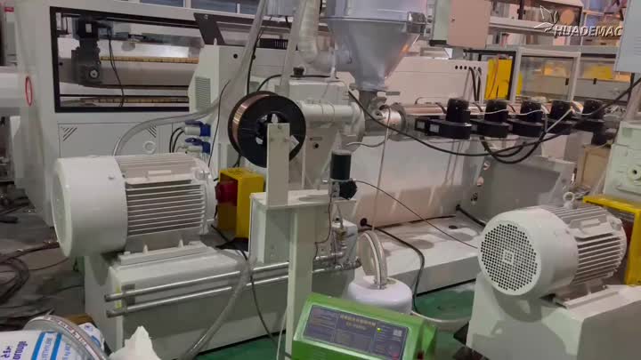 2 στρώματα PE Coil Pipe Machine με ένθετο καλωδίου