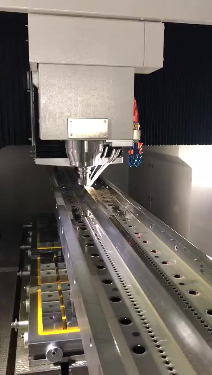 Melt Blown Machine Spinneret Processing.mp4