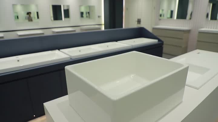 Lavandino da bagno in ceramica profondo