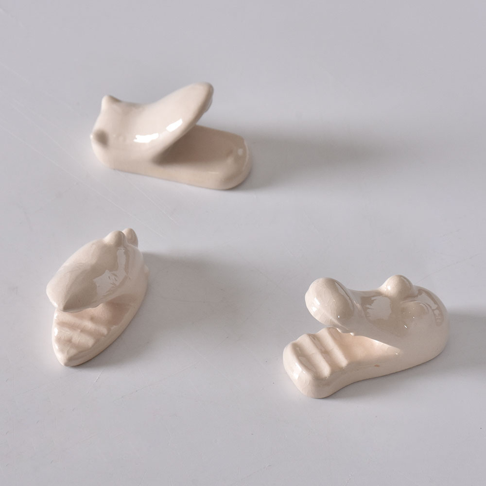 Amazon Custom design Porcelain Dragon Ceramic Chopsticks Rest